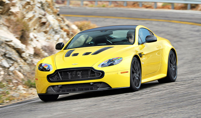 ミニチャンプスAston Martin V12 Vantage GT3 黄色 ミニチャンプスAston Martin V12 Vantage GT3 黄色 - メルカリ